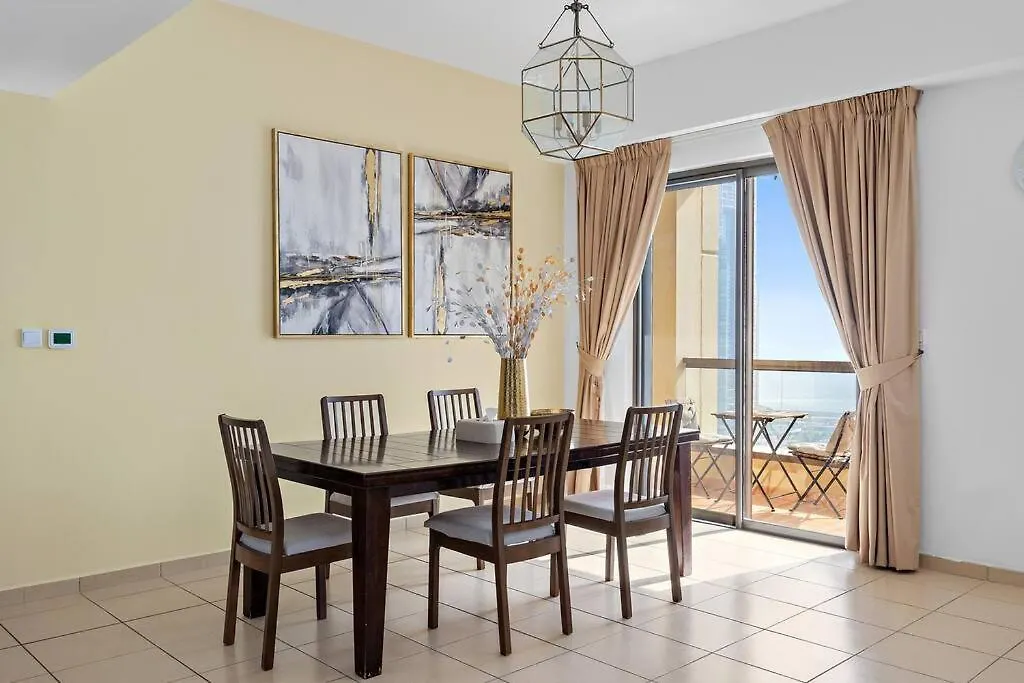 アパート Vibrant 2-Bedroom In Rimal Jbr ドバイ